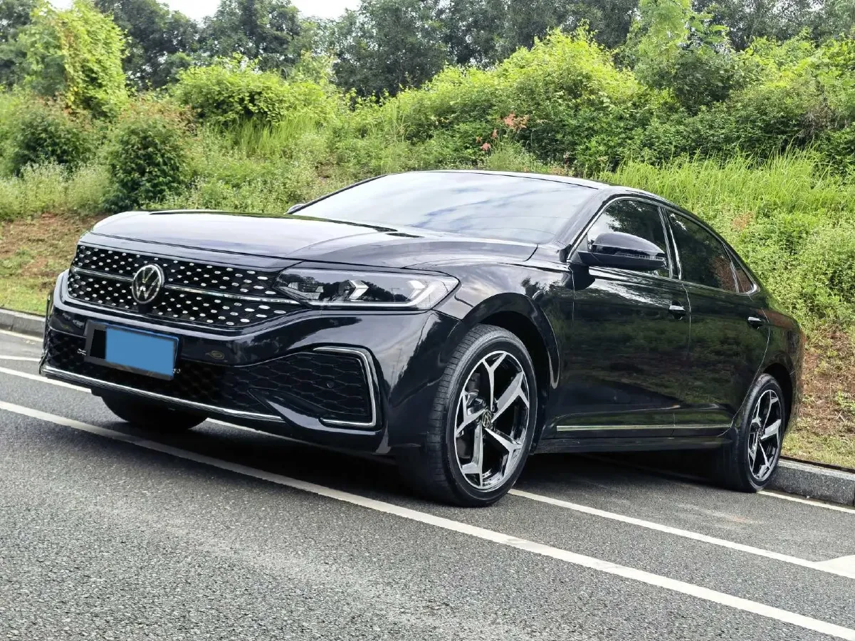 2024 Volkswagen Passat 2.0T 220HP L4 7DCT,autocango,china used car exporter,china ev exporter,chinese used car exporter,chinese used ev exporter