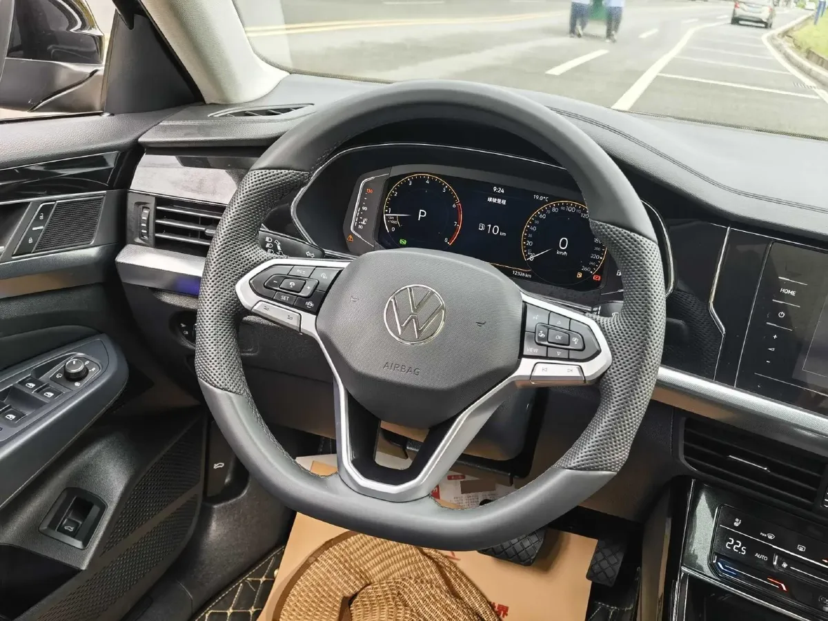2024 Volkswagen Passat 2.0T 220HP L4 7DCT,autocango,china used car exporter,china ev exporter,chinese used car exporter,chinese used ev exporter