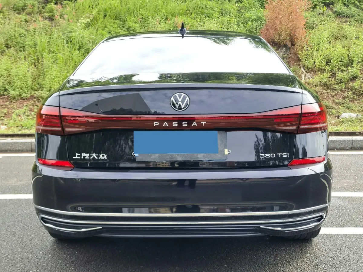 2024 Volkswagen Passat 2.0T 220HP L4 7DCT,autocango,china used car exporter,china ev exporter,chinese used car exporter,chinese used ev exporter
