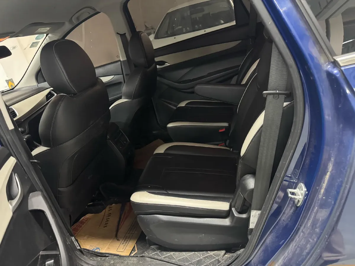 2019 BaoJun 360 1.5L 105HP L4 CVT,autocango,china used car exporter,china ev exporter,chinese used car exporter,chinese used ev exporter