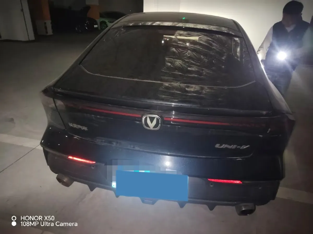 2022 ChangAn UNI-V 1.5T 188HP L4 7DCT,autocango,china used car exporter,china ev exporter,chinese used car exporter,chinese used ev exporter