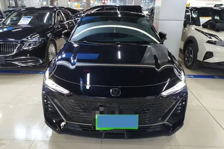 2022 ChangAn UNI-V 1.5T 188HP L4 7DCT,autocango,china used car exporter,china ev exporter,chinese used car exporter,chinese used ev exporter