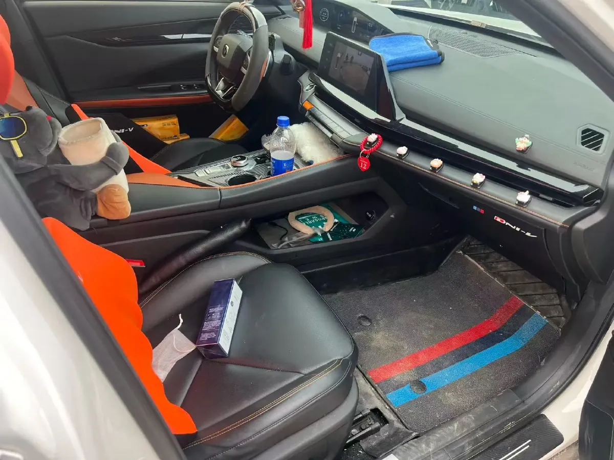 2022 ChangAn UNI-V 1.5T 188HP L4 7DCT,autocango,china used car exporter,china ev exporter,chinese used car exporter,chinese used ev exporter