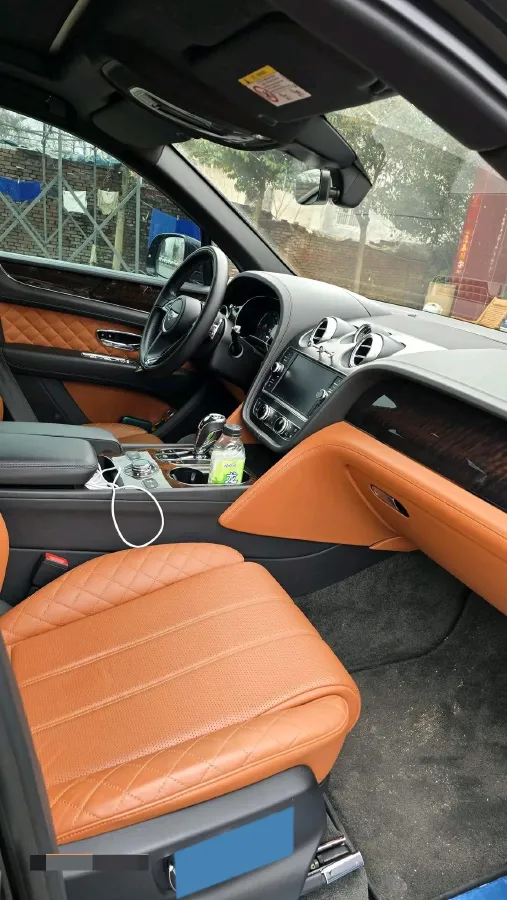 2017 Bentley Bentayga 6.0T 608HP W12 8AT,autocango,china used car exporter,china ev exporter,chinese used car exporter,chinese used ev exporter