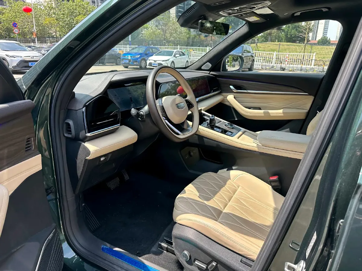 2025 Geely Monjaro 2.0T 238HP L4 8AT,autocango,china used car exporter,china ev exporter,chinese used car exporter,chinese used ev exporter