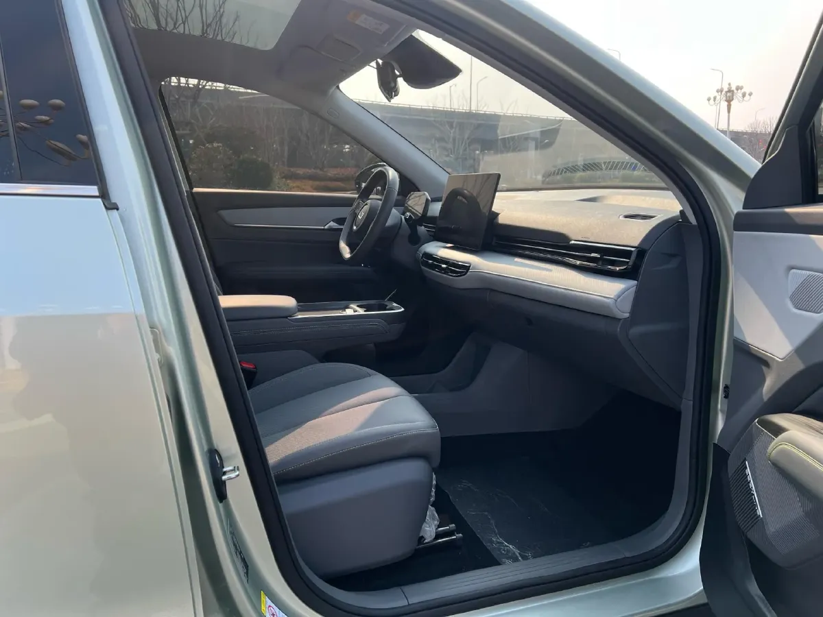 2025 Bestune YueYi 03 BEV,autocango,china used car exporter,china ev exporter,chinese used car exporter,chinese used ev exporter