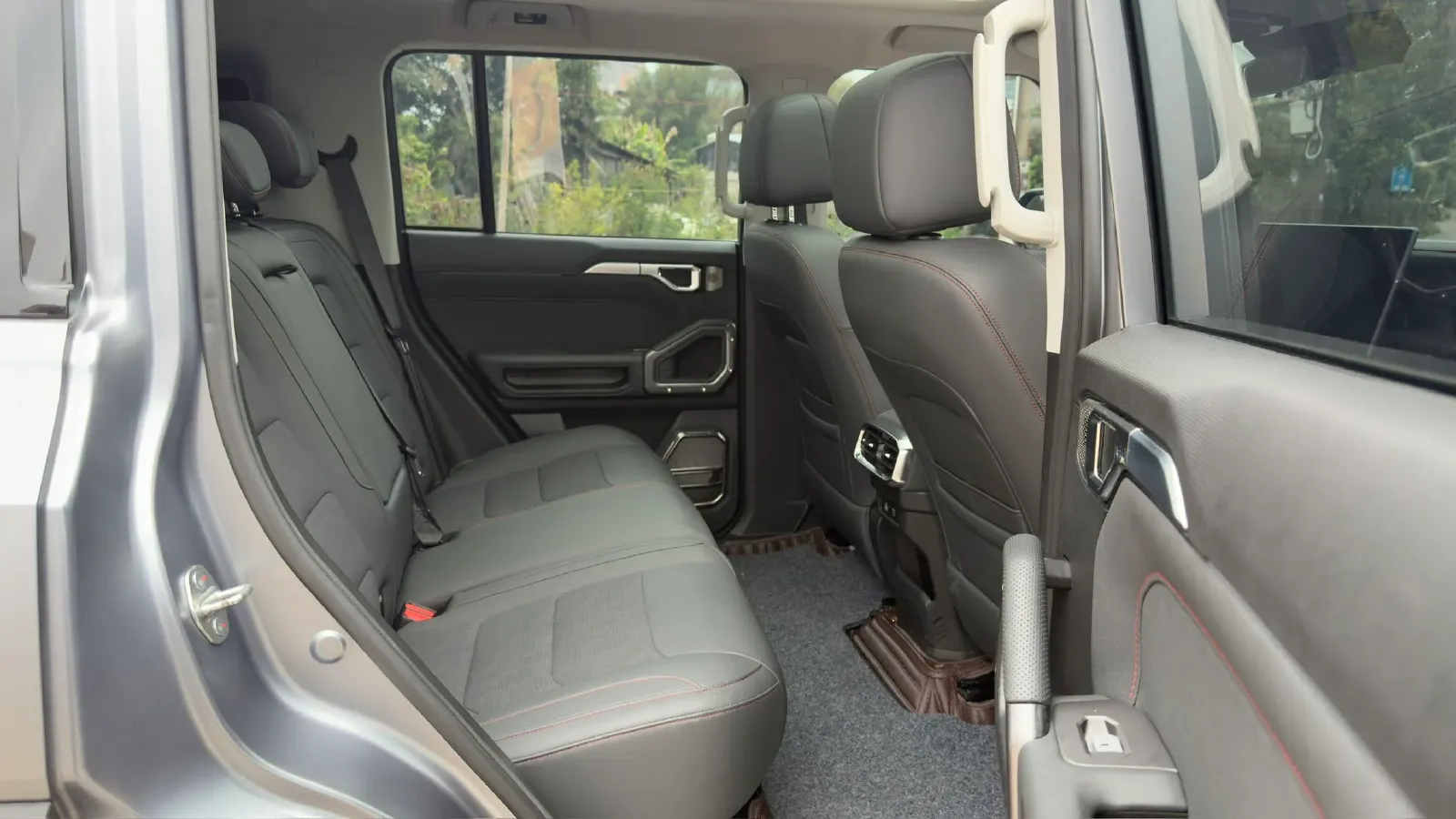 2023 Jetour Traveller 2.0T 254HP L4 7DCT,autocango,china used car exporter,china ev exporter,chinese used car exporter,chinese used ev exporter