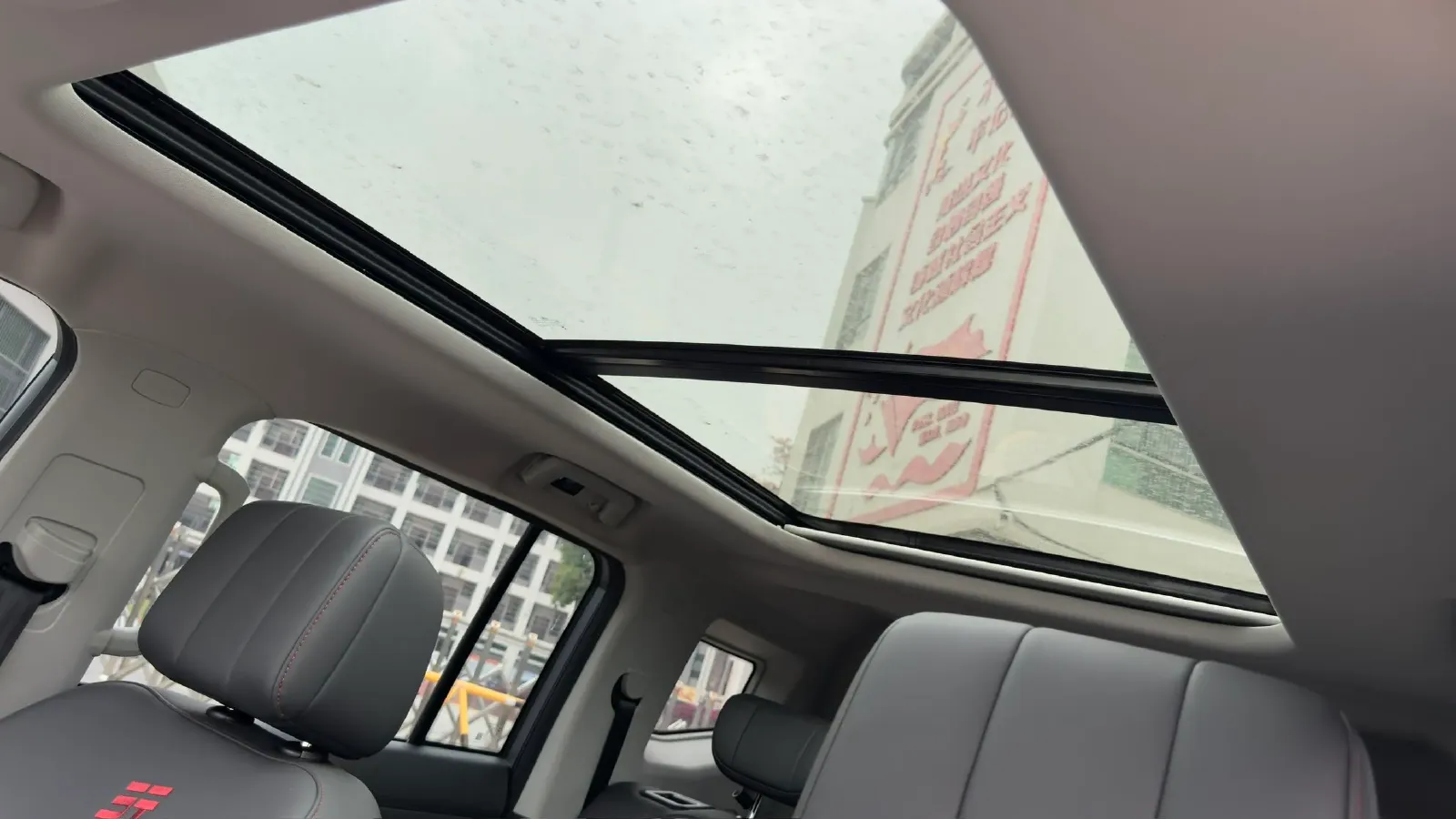 2023 Jetour Traveller 2.0T 254HP L4 7DCT,autocango,china used car exporter,china ev exporter,chinese used car exporter,chinese used ev exporter