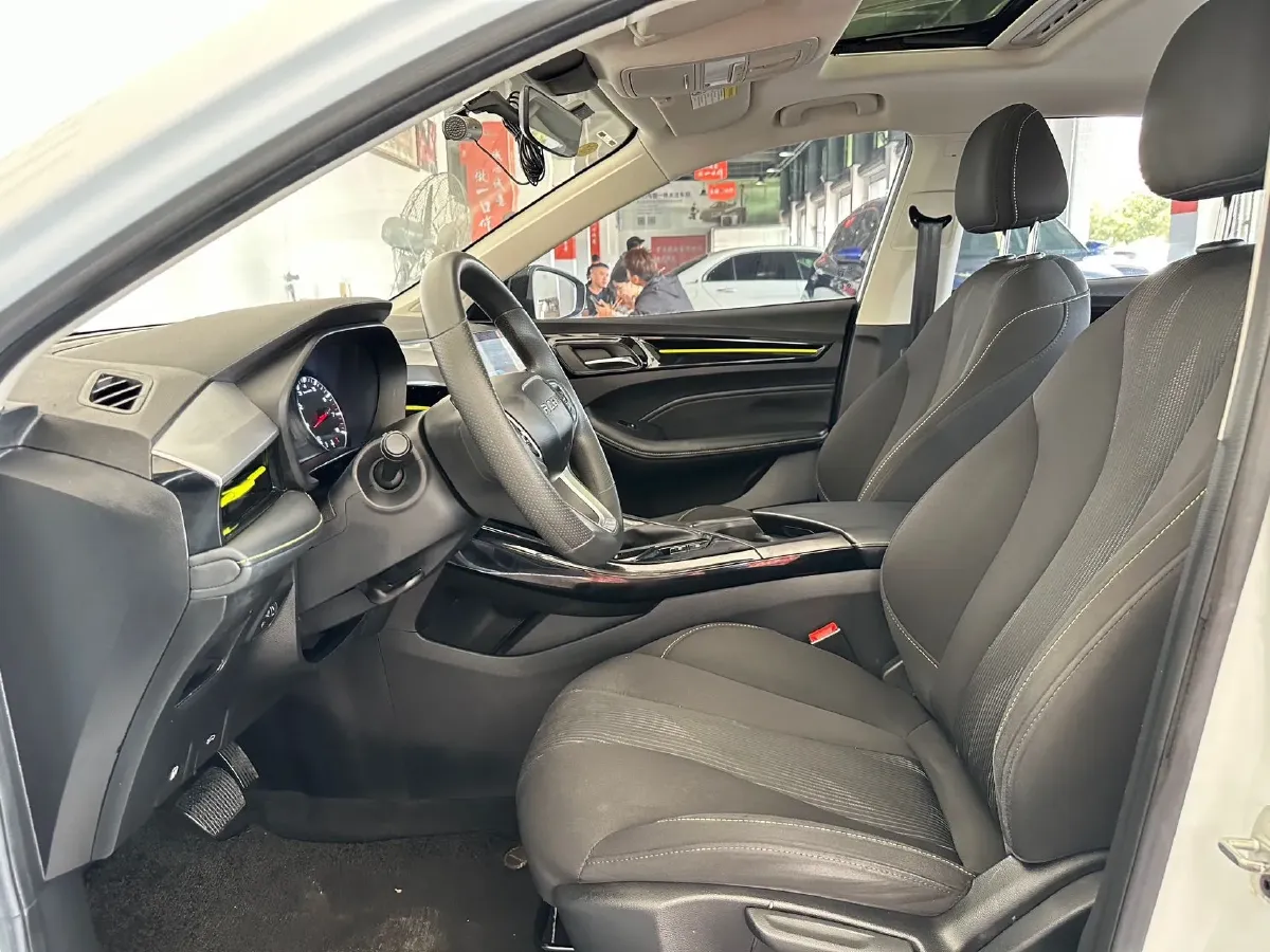 2021 Roewe i5 1.5L 120HP L4 CVT,autocango,china used car exporter,china ev exporter,chinese used car exporter,chinese used ev exporter