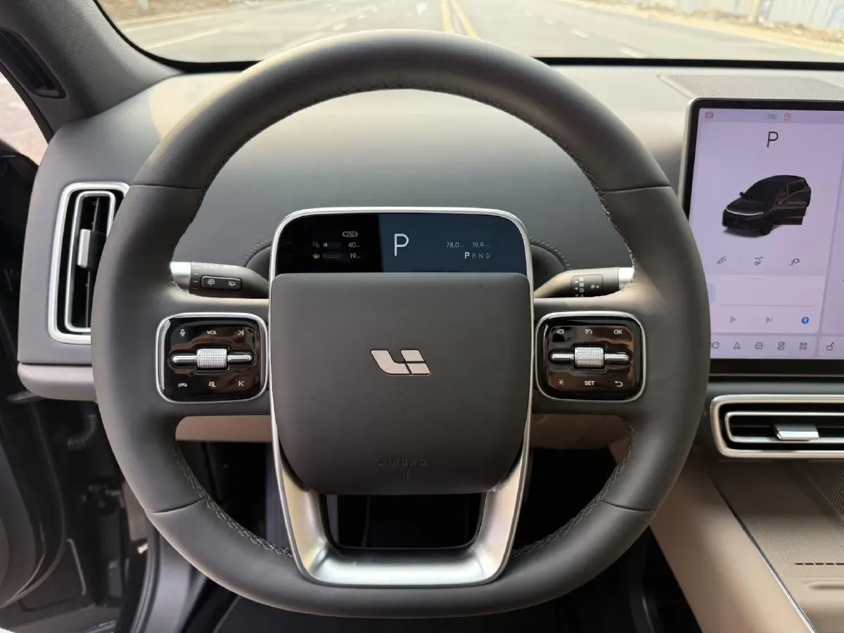 2025 Li L6 Range Extended 154HP L4 REEV,autocango,china used car exporter,china ev exporter,chinese used car exporter,chinese used ev exporter