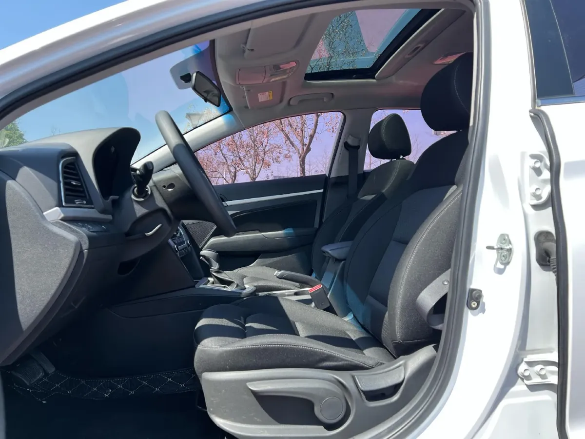 2016 Hyundai Elantra 1.6L 130HP L4 6AT,autocango,china used car exporter,china ev exporter,chinese used car exporter,chinese used ev exporter