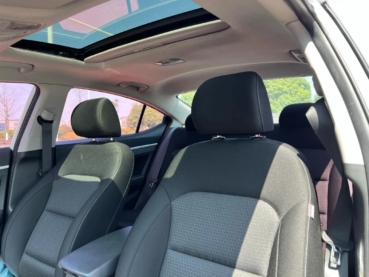 2016 Hyundai Elantra 1.6L 130HP L4 6AT,autocango,china used car exporter,china ev exporter,chinese used car exporter,chinese used ev exporter