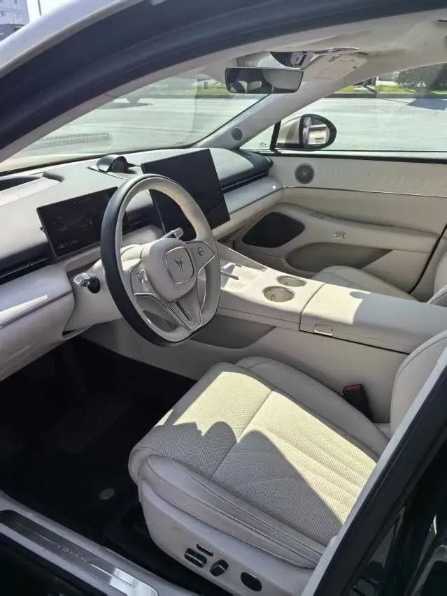 2026 Voyah ZhuiGuang L 1.5T 150HP L4 PHEV,autocango,china used car exporter,china ev exporter,chinese used car exporter,chinese used ev exporter