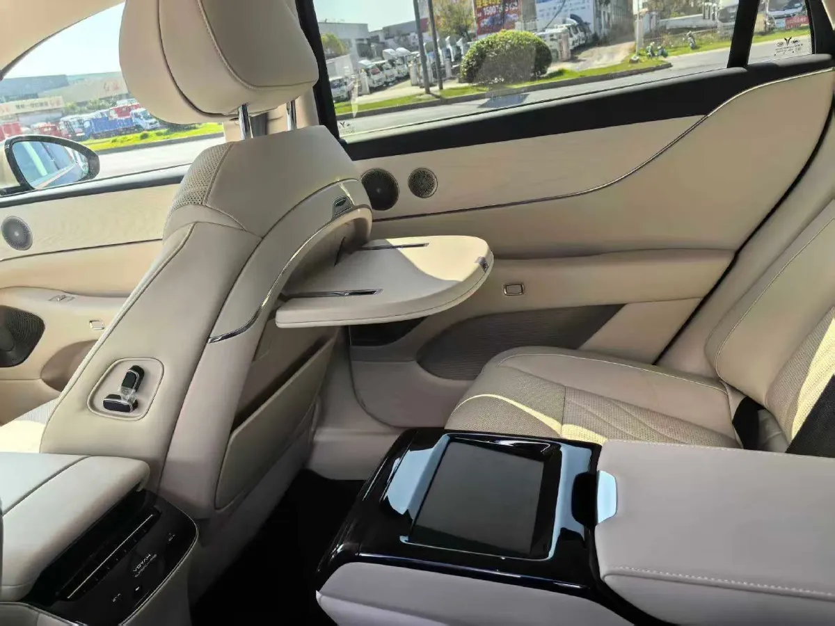 2026 Voyah ZhuiGuang L 1.5T 150HP L4 PHEV,autocango,china used car exporter,china ev exporter,chinese used car exporter,chinese used ev exporter