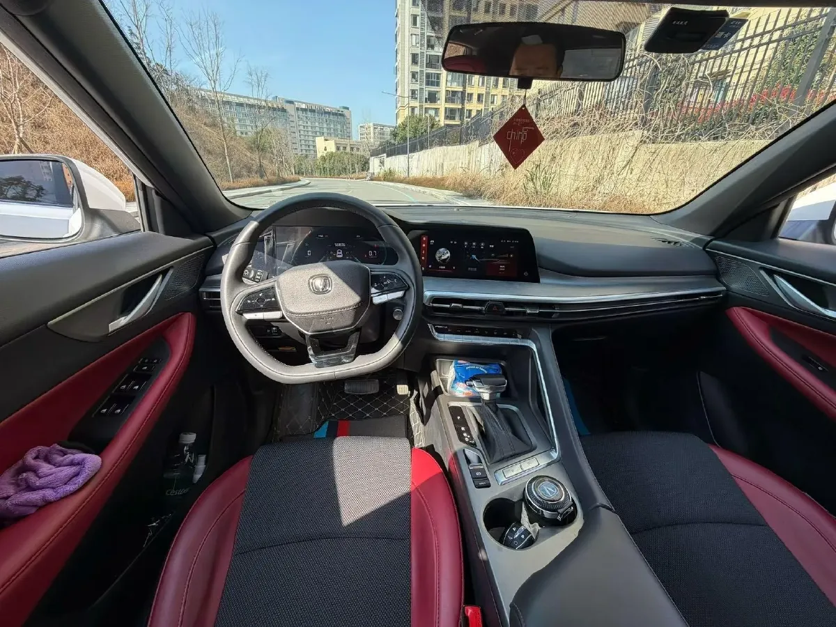 2023 ChangAn CS35 Plus 1.4T 160HP L4 7DCT,autocango,china used car exporter,china ev exporter,chinese used car exporter,chinese used ev exporter