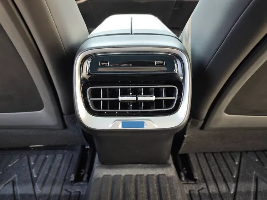 2021 Xpeng P7 BEV 83.1KWH,autocango,china used car exporter,china ev exporter,chinese used car exporter,chinese used ev exporter