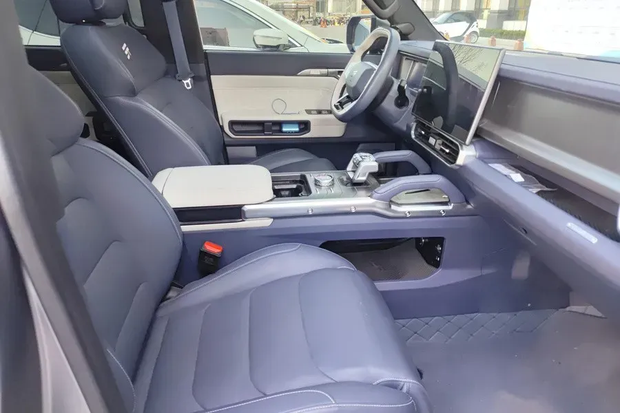 2024 Jetour ShanHai TravellerC-DM 1.5T 156HP L4 3DHT PHEV 43.24KWH,autocango,china used car exporter,china ev exporter,chinese used car exporter,chinese used ev exporter