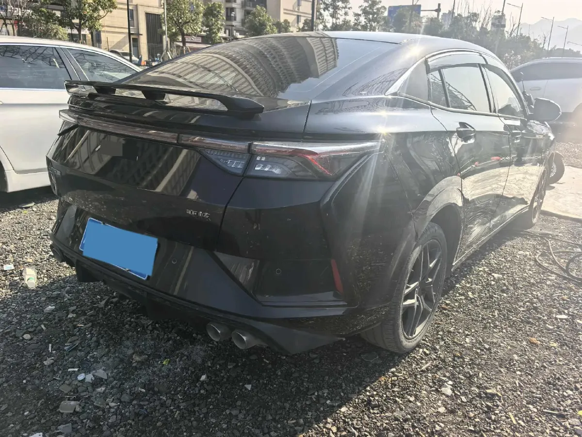 2023 DongFeng Aeolus YiXuan 1.5T 197HP L4 6DCT,autocango,china used car exporter,china ev exporter,chinese used car exporter,chinese used ev exporter