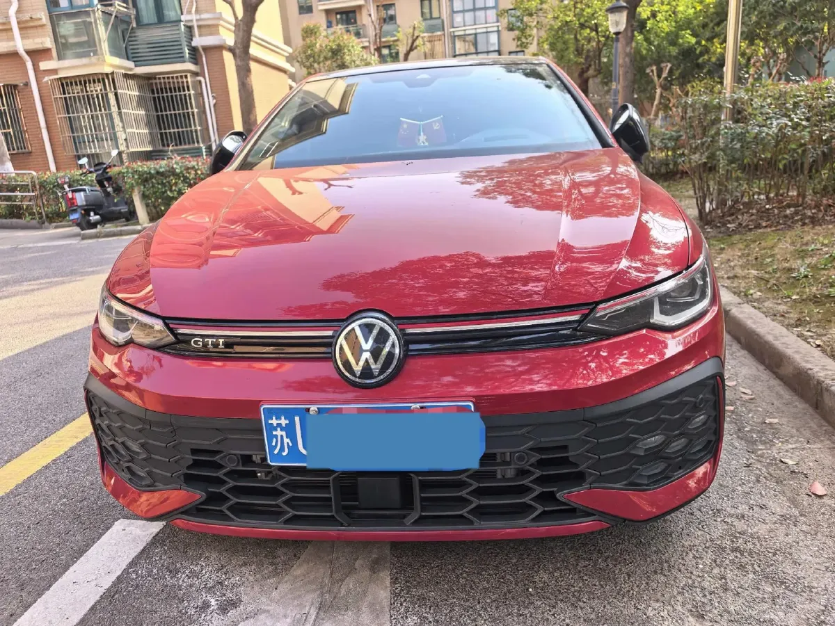 2025 Volkswagen GolfGTI 2.0T 220HP L4 7DCT,autocango,china used car exporter,china ev exporter,chinese used car exporter,chinese used ev exporter