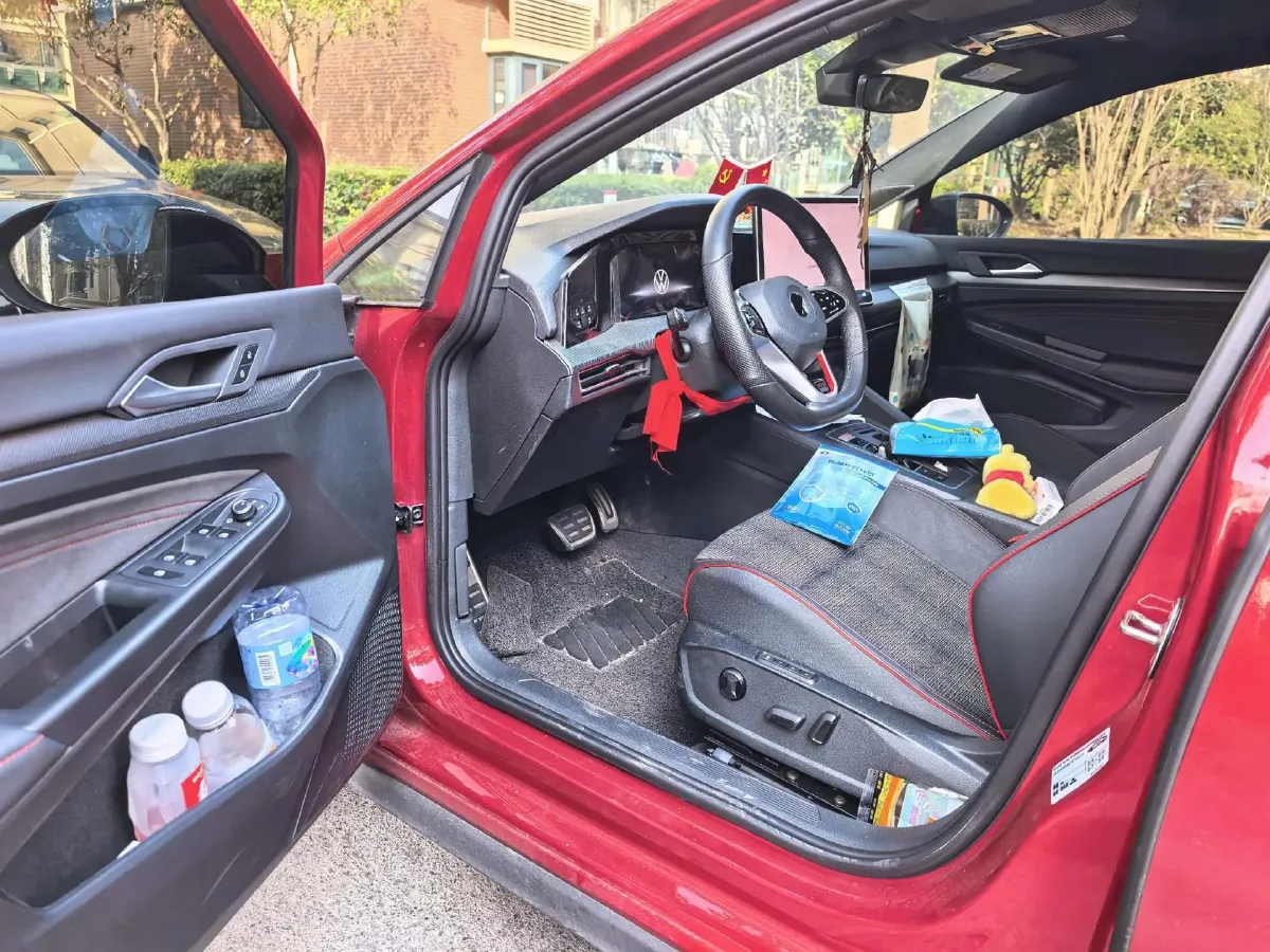 2025 Volkswagen GolfGTI 2.0T 220HP L4 7DCT,autocango,china used car exporter,china ev exporter,chinese used car exporter,chinese used ev exporter