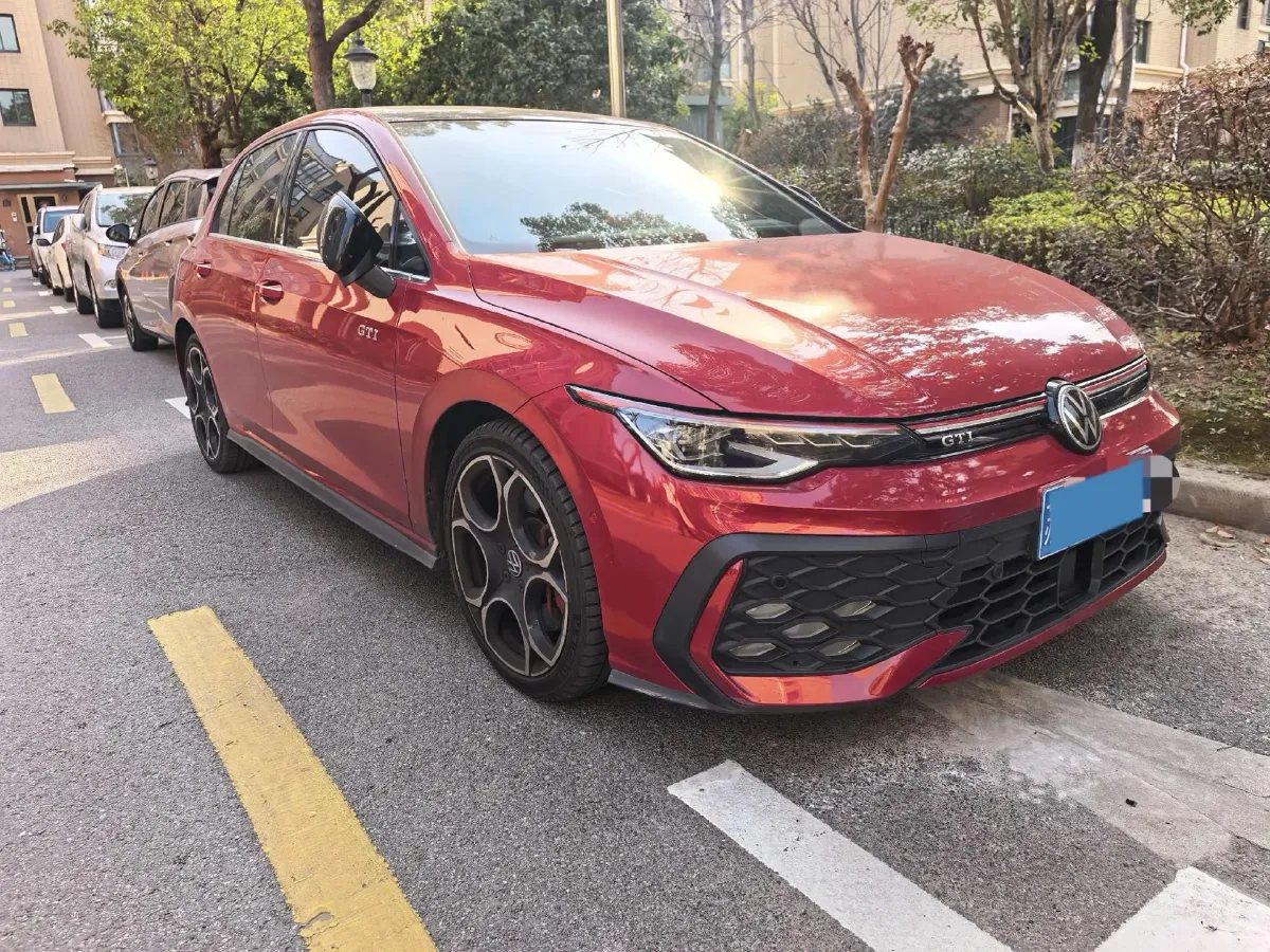 2025 Volkswagen GolfGTI 2.0T 220HP L4 7DCT,autocango,china used car exporter,china ev exporter,chinese used car exporter,chinese used ev exporter