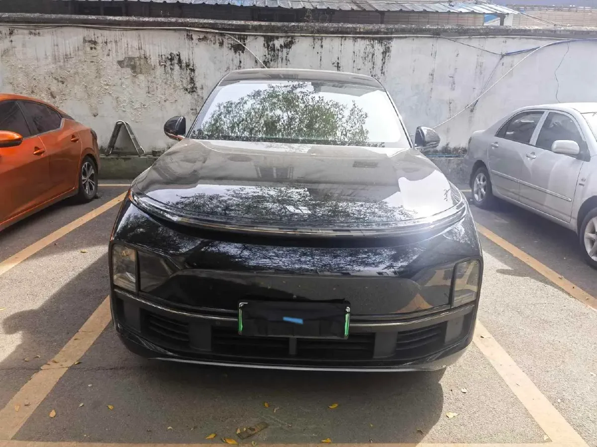 2023 Li L8 Range Extended 154HP REEV 40.9KWH,autocango,china used car exporter,china ev exporter,chinese used car exporter,chinese used ev exporter