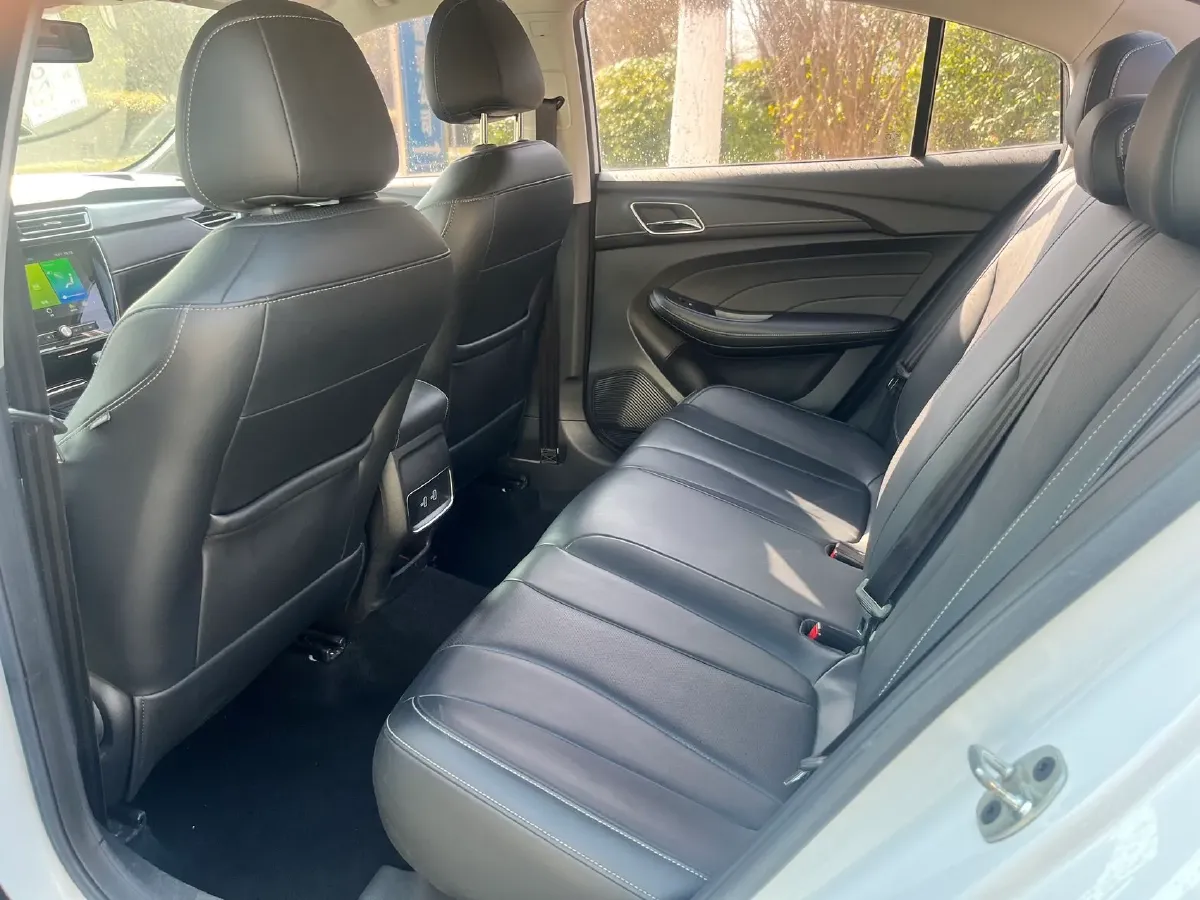 2019 Roewe i5 1.5L 120HP L4 CVT,autocango,china used car exporter,china ev exporter,chinese used car exporter,chinese used ev exporter