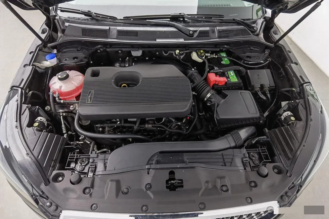 2021 Lincoln Corsair 2.0T 245HP L4 8AT,autocango,china used car exporter,china ev exporter,chinese used car exporter,chinese used ev exporter