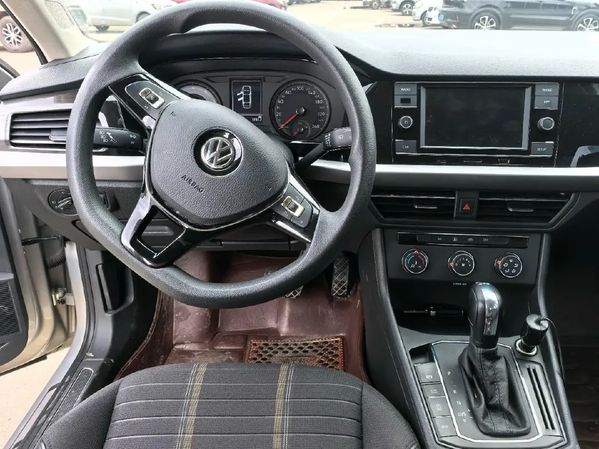 2018 Skoda Karoq 1.4T 150HP L4 7DCT,autocango,china used car exporter,china ev exporter,chinese used car exporter,chinese used ev exporter