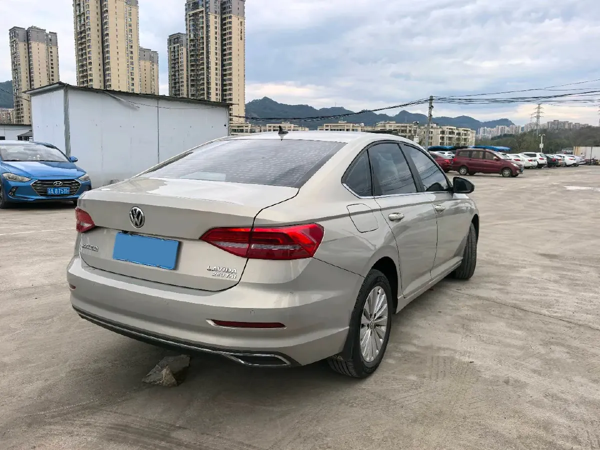 2018 Skoda Karoq 1.4T 150HP L4 7DCT,autocango,china used car exporter,china ev exporter,chinese used car exporter,chinese used ev exporter