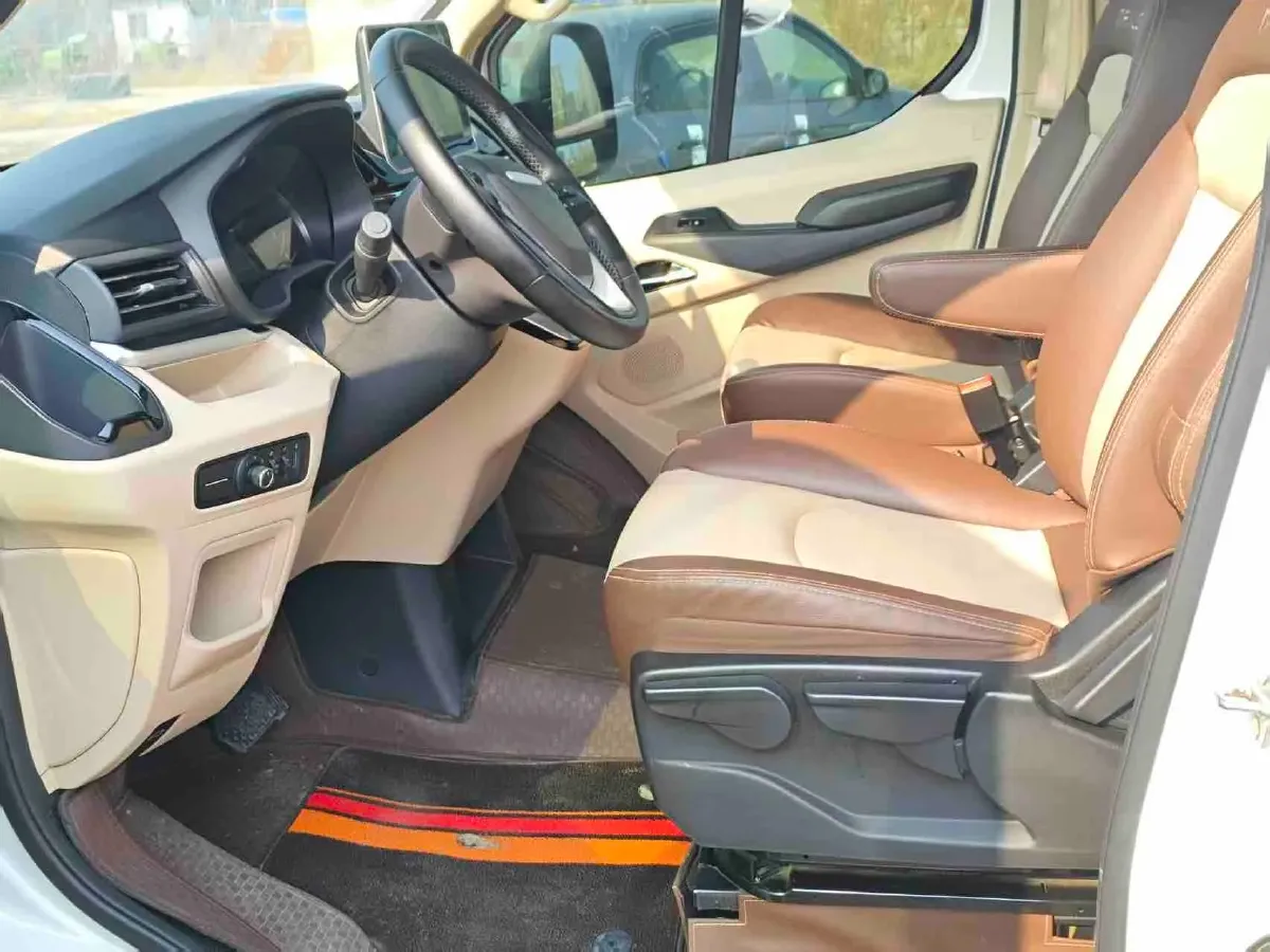 2021 MAXUS XinTu V90 2.0T 148HP L4 6AT,autocango,china used car exporter,china ev exporter,chinese used car exporter,chinese used ev exporter