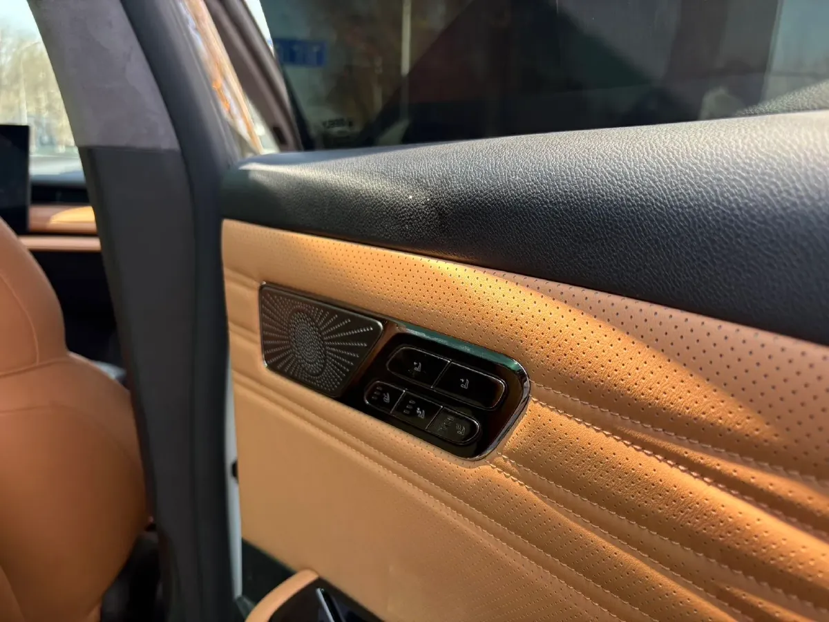 2025 Geely Galaxy Starshine 8 1.5L 112HP L4 1DHT PHEV,autocango,china used car exporter,china ev exporter,chinese used car exporter,chinese used ev exporter