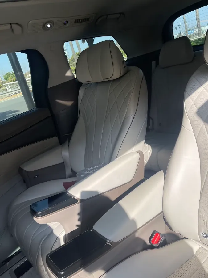 2022 Mercedes-Benz GLC Class 2.0T 197HP L4 9AT,autocango,china used car exporter,china ev exporter,chinese used car exporter,chinese used ev exporter