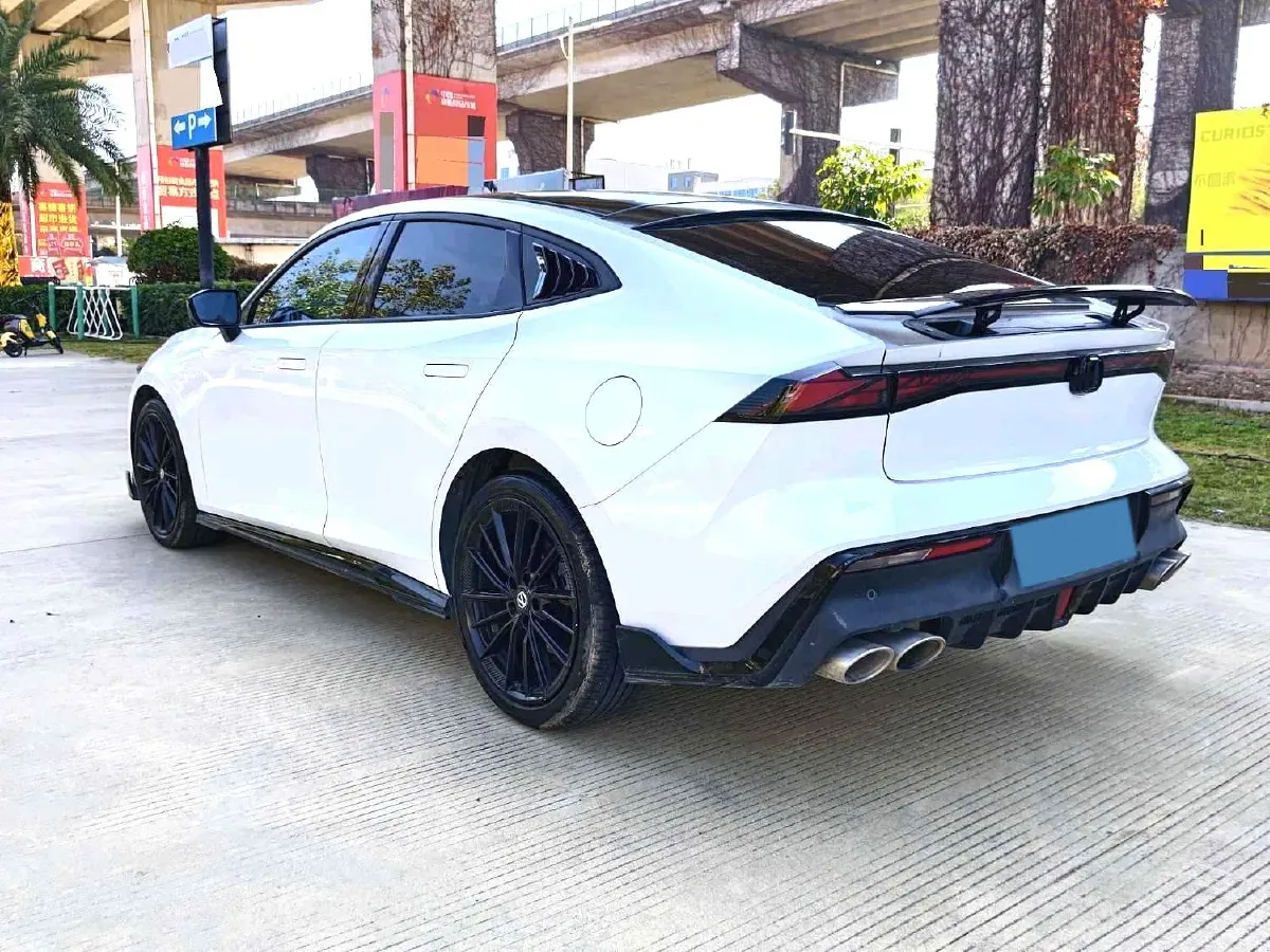 2022 ChangAn UNI-V 1.5T 188HP L4 7DCT,autocango,china used car exporter,china ev exporter,chinese used car exporter,chinese used ev exporter