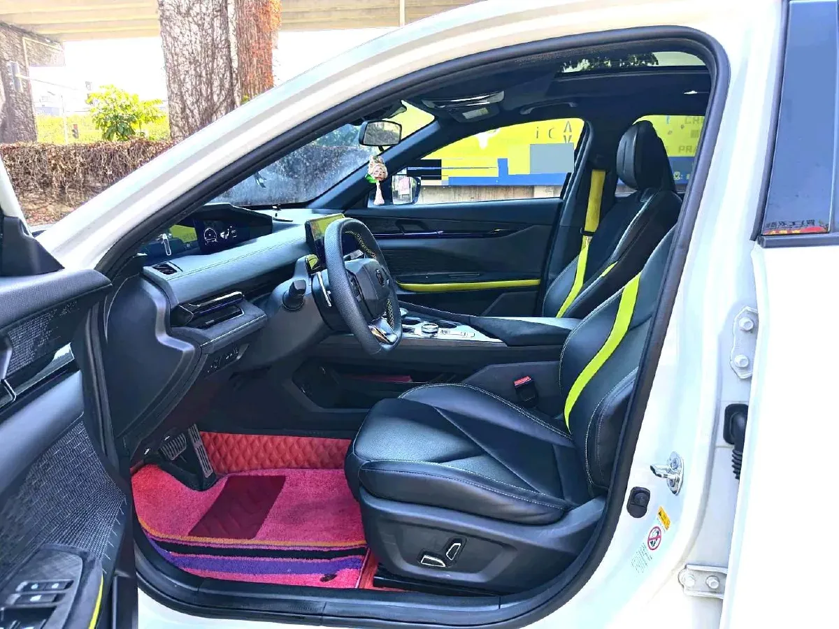 2022 ChangAn UNI-V 1.5T 188HP L4 7DCT,autocango,china used car exporter,china ev exporter,chinese used car exporter,chinese used ev exporter