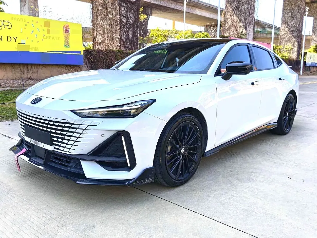 2022 ChangAn UNI-V 1.5T 188HP L4 7DCT,autocango,china used car exporter,china ev exporter,chinese used car exporter,chinese used ev exporter