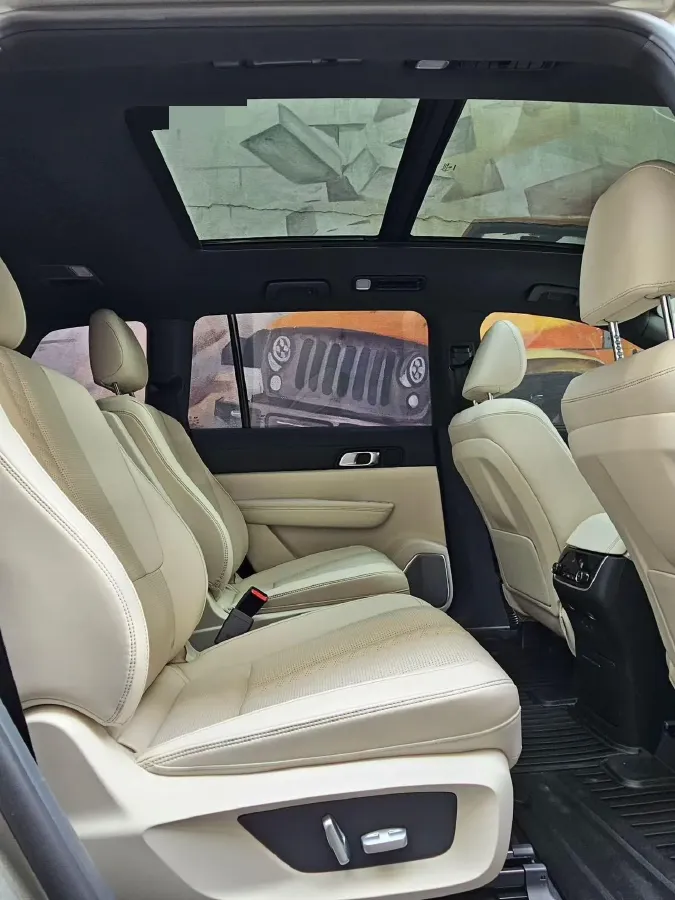 2020 Li ONE Range Extended 131HP REEV 40.5KWH,autocango,china used car exporter,china ev exporter,chinese used car exporter,chinese used ev exporter