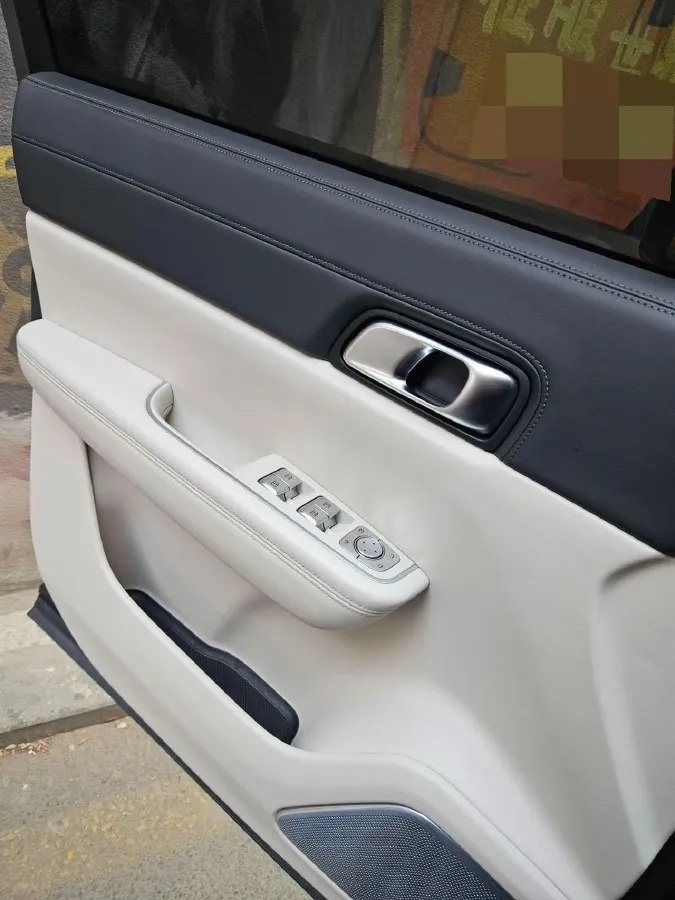 2020 Li ONE Range Extended 131HP REEV 40.5KWH,autocango,china used car exporter,china ev exporter,chinese used car exporter,chinese used ev exporter