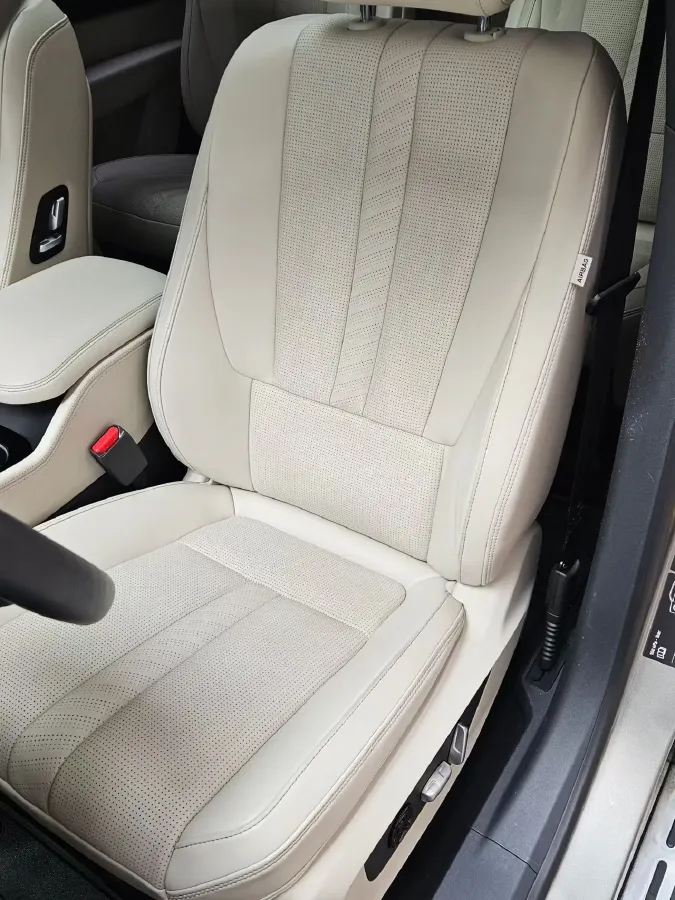 2020 Li ONE Range Extended 131HP REEV 40.5KWH,autocango,china used car exporter,china ev exporter,chinese used car exporter,chinese used ev exporter