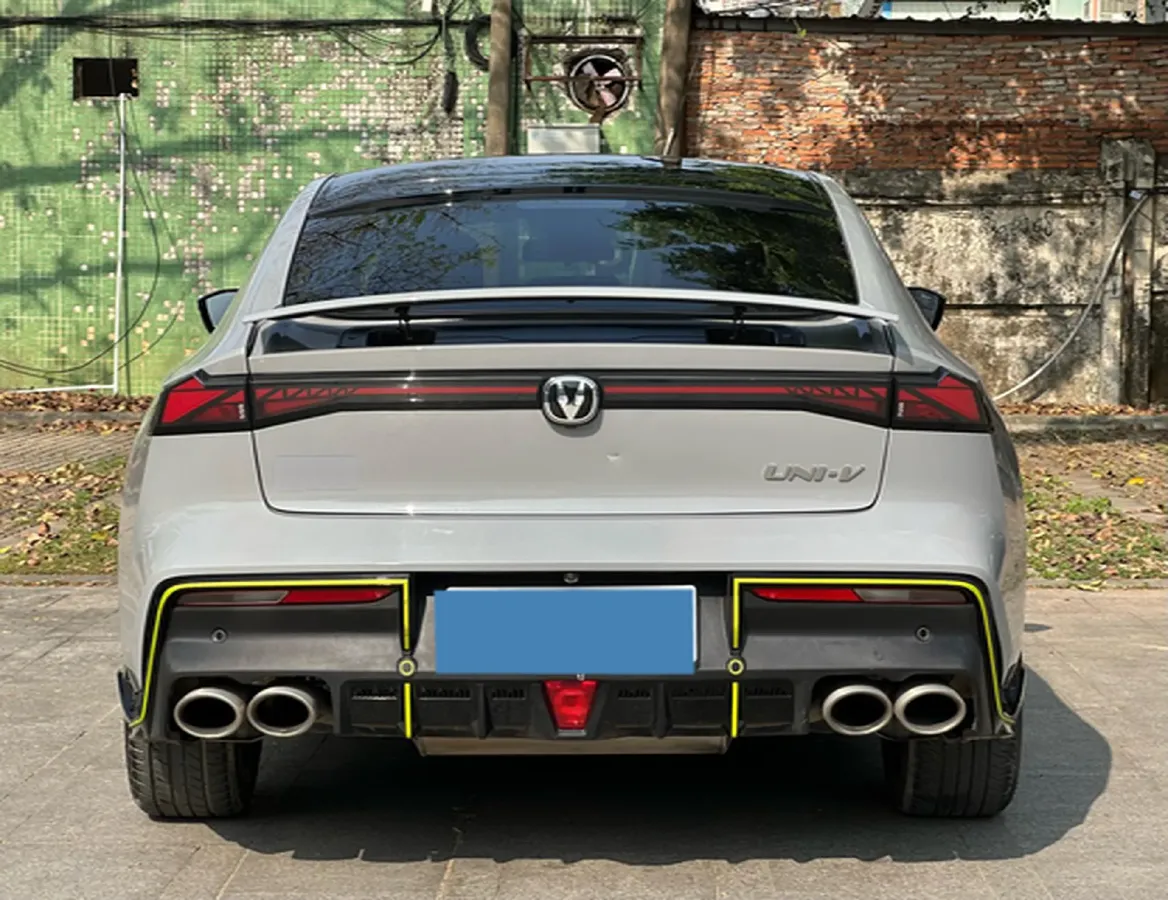 2022 ChangAn UNI-V 1.5T 188HP L4 7DCT,autocango,china used car exporter,china ev exporter,chinese used car exporter,chinese used ev exporter