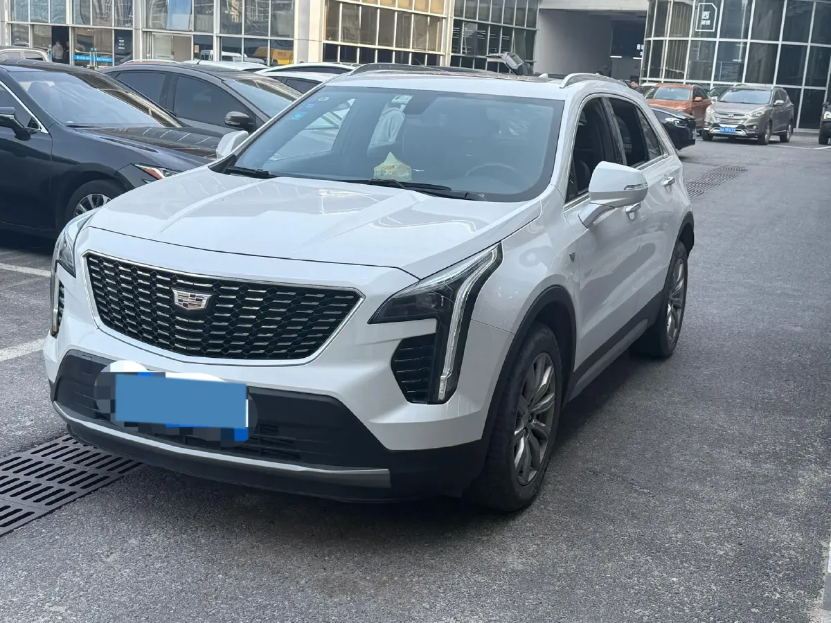 2018 Cadillac XT4 2.0T 241HP L4 9AT,autocango,china used car exporter,china ev exporter,chinese used car exporter,chinese used ev exporter