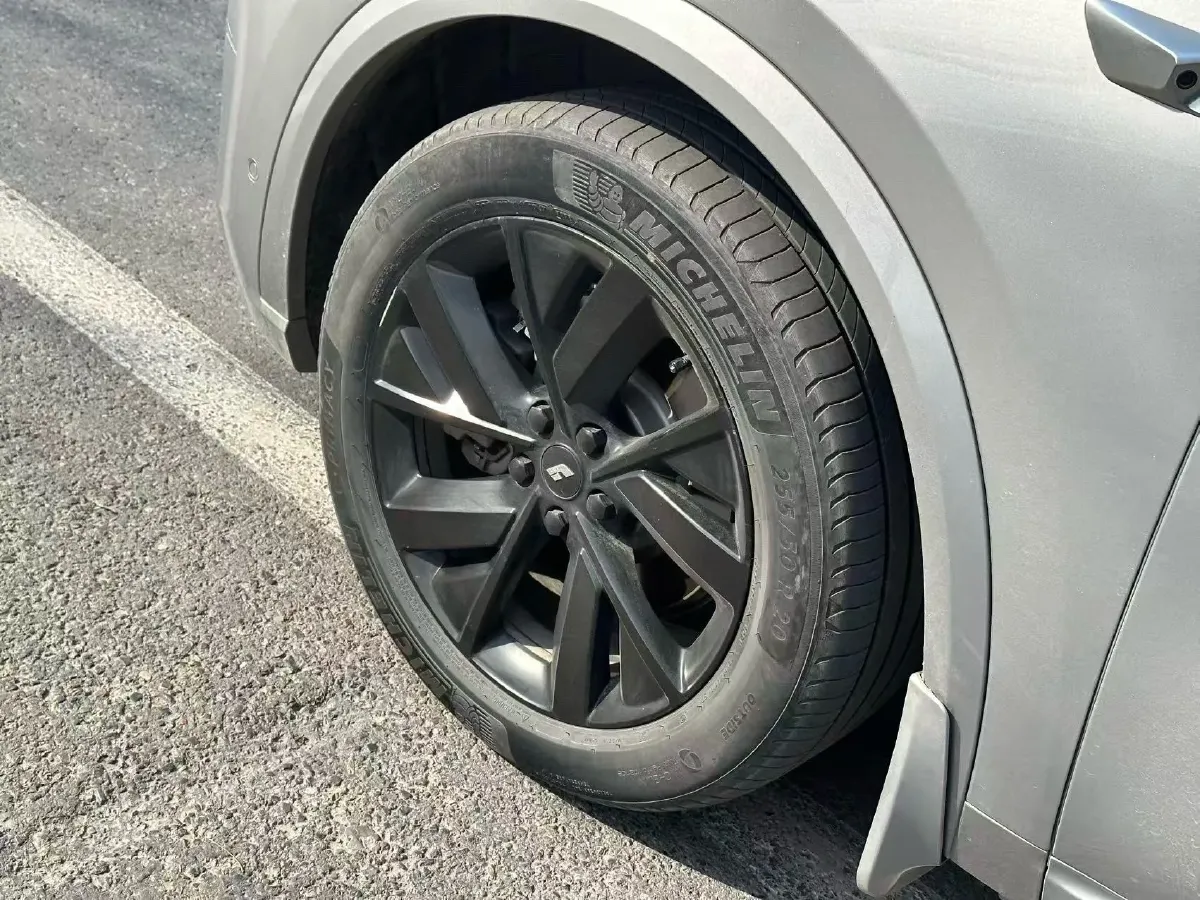 2023 Li L8 Range Extended 154HP REEV 40.9KWH,autocango,china used car exporter,china ev exporter,chinese used car exporter,chinese used ev exporter