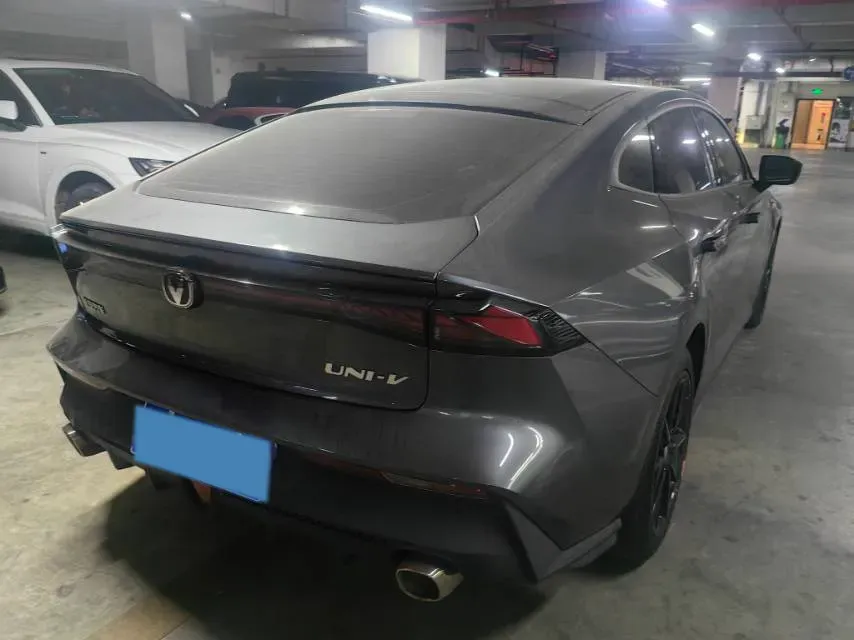 2022 ChangAn UNI-V 1.5T 188HP L4 7DCT,autocango,china used car exporter,china ev exporter,chinese used car exporter,chinese used ev exporter