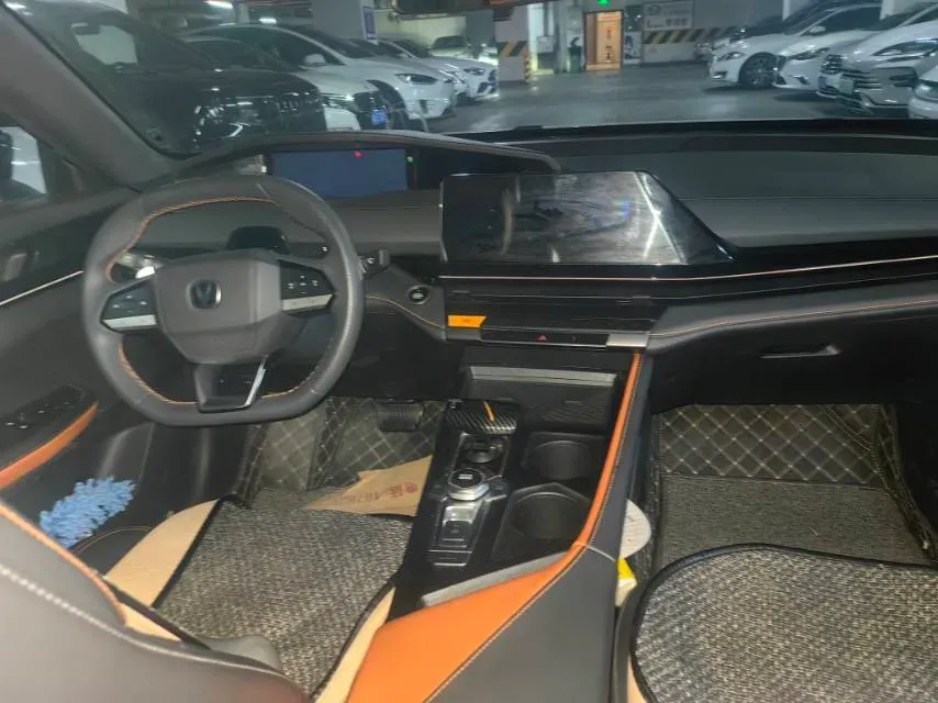 2022 ChangAn UNI-V 1.5T 188HP L4 7DCT,autocango,china used car exporter,china ev exporter,chinese used car exporter,chinese used ev exporter