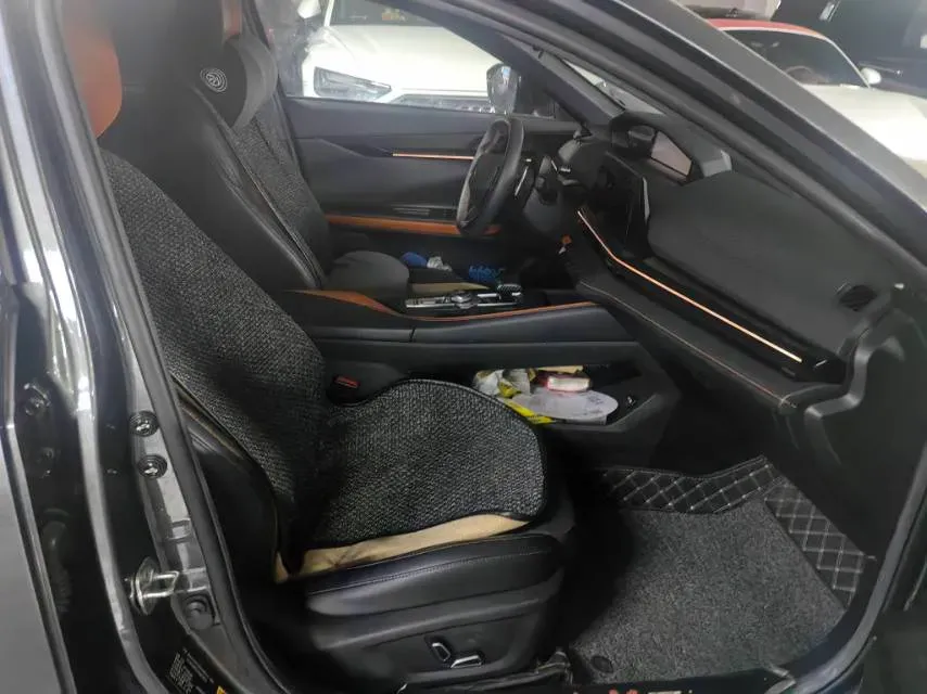 2022 ChangAn UNI-V 1.5T 188HP L4 7DCT,autocango,china used car exporter,china ev exporter,chinese used car exporter,chinese used ev exporter