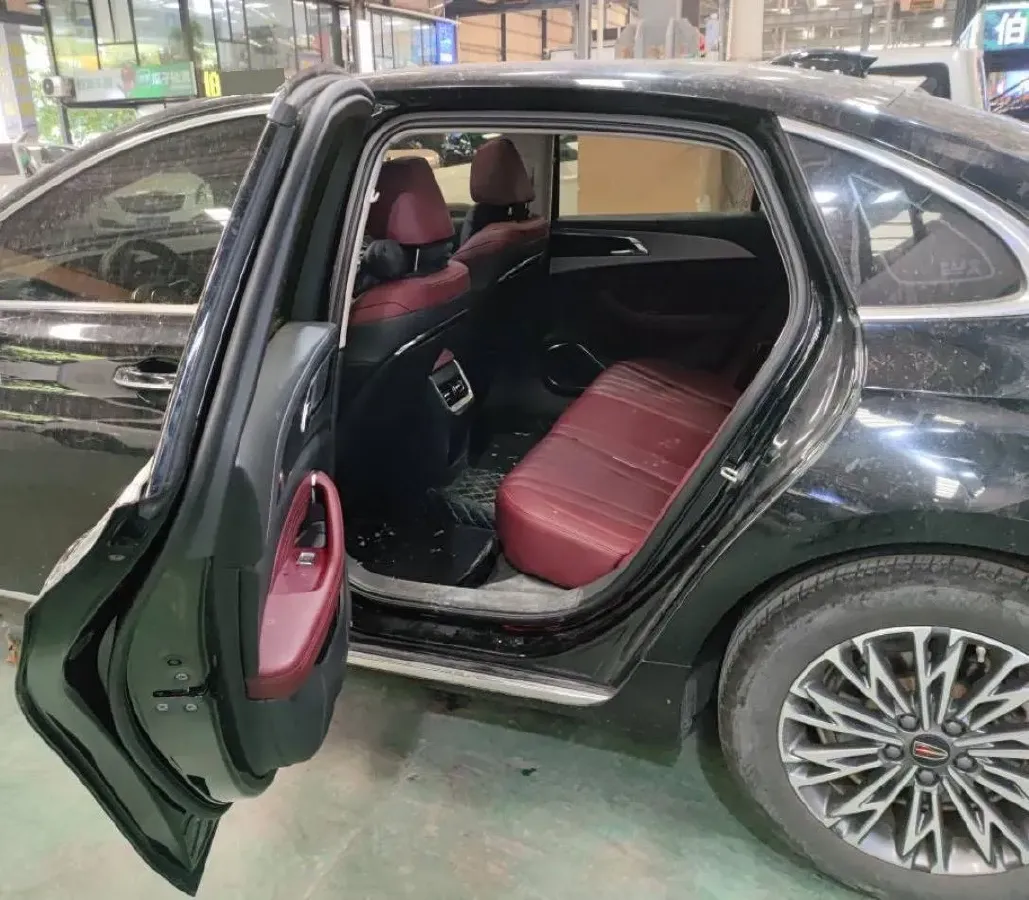2024 HongQi H5 2.0T 224HP L4 8AT,autocango,china used car exporter,china ev exporter,chinese used car exporter,chinese used ev exporter