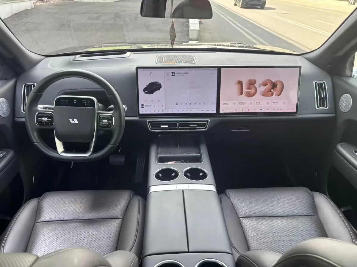 2023 Li L8 Range Extended 154HP REEV 40.9KWH,autocango,china used car exporter,china ev exporter,chinese used car exporter,chinese used ev exporter