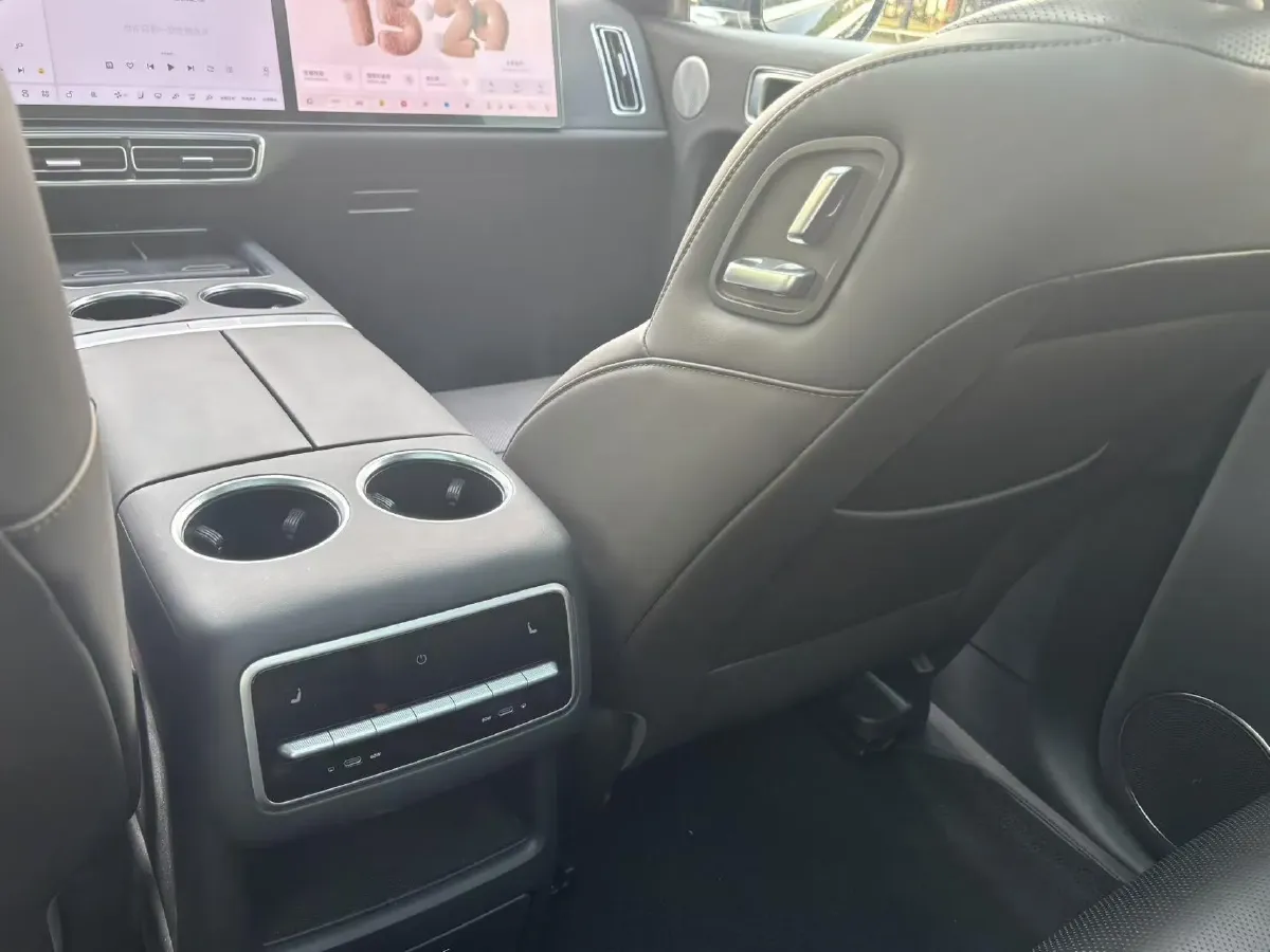 2023 Li L8 Range Extended 154HP REEV 40.9KWH,autocango,china used car exporter,china ev exporter,chinese used car exporter,chinese used ev exporter