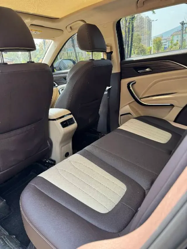 2021 Bestune T77 1.5T 169HP L4 7DCT,autocango,china used car exporter,china ev exporter,chinese used car exporter,chinese used ev exporter