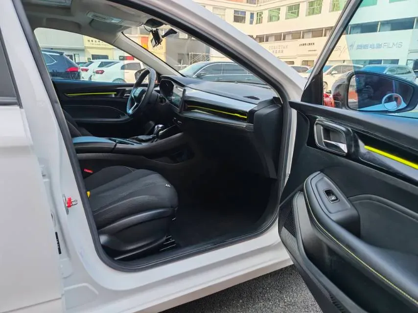 2021 Roewe i5 1.5L 120HP L4 CVT,autocango,china used car exporter,china ev exporter,chinese used car exporter,chinese used ev exporter